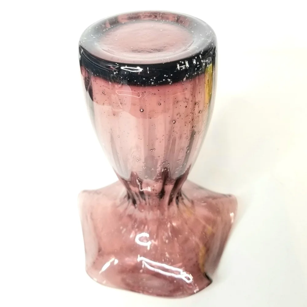 Margie's Garden Great Artisan's Ruffled Hand Blown Glass Amethyst Purple Vase